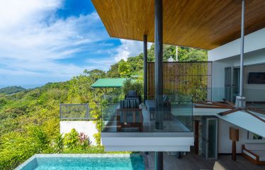 LUXURY PROPERTY WITH FOUR BEDROOM, AND PANORAMIC VIEWS OF THE OCEAN, IN PLAYA HERMOSA – 0.72 ACRES