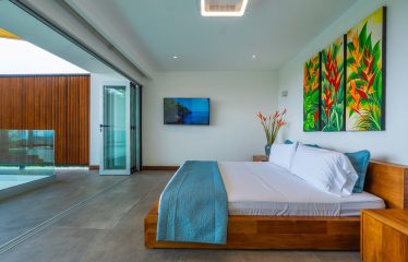 LUXURY PROPERTY WITH FOUR BEDROOM, AND PANORAMIC VIEWS OF THE OCEAN, IN PLAYA HERMOSA – 0.72 ACRES