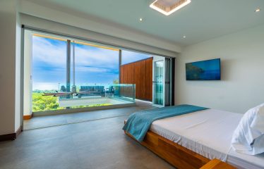 LUXURY PROPERTY WITH FOUR BEDROOM, AND PANORAMIC VIEWS OF THE OCEAN, IN PLAYA HERMOSA – 0.72 ACRES