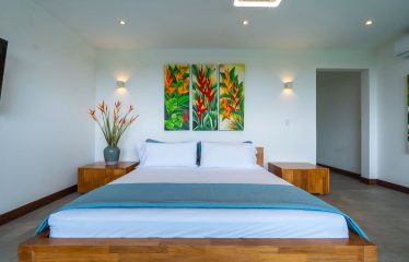 LUXURY PROPERTY WITH FOUR BEDROOM, AND PANORAMIC VIEWS OF THE OCEAN, IN PLAYA HERMOSA – 0.72 ACRES