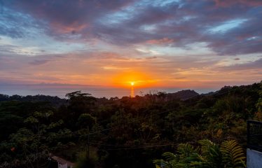 LUXURY PROPERTY WITH FOUR BEDROOM, AND PANORAMIC VIEWS OF THE OCEAN, IN PLAYA HERMOSA – 0.72 ACRES