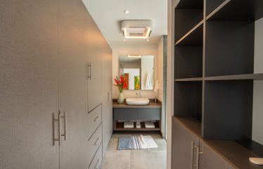 LUXURY PROPERTY WITH FOUR BEDROOM, AND PANORAMIC VIEWS OF THE OCEAN, IN PLAYA HERMOSA – 0.72 ACRES