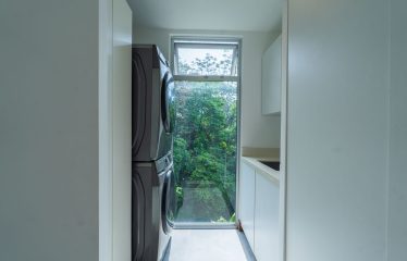 LUXURY PROPERTY WITH FOUR BEDROOM, AND PANORAMIC VIEWS OF THE OCEAN, IN PLAYA HERMOSA – 0.72 ACRES