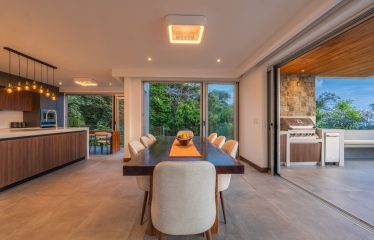 LUXURY PROPERTY WITH FOUR BEDROOM, AND PANORAMIC VIEWS OF THE OCEAN, IN PLAYA HERMOSA – 0.72 ACRES