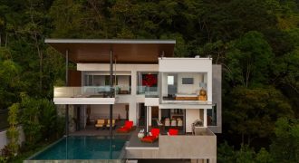 LUXURY PROPERTY WITH FOUR BEDROOM, AND PANORAMIC VIEWS OF THE OCEAN, IN PLAYA HERMOSA – 0.72 ACRES