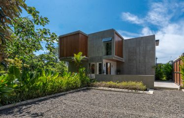 LUXURY PROPERTY WITH FOUR BEDROOM, AND PANORAMIC VIEWS OF THE OCEAN, IN PLAYA HERMOSA – 0.72 ACRES