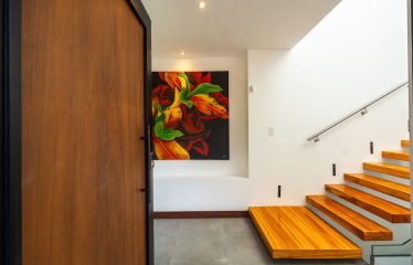 LUXURY PROPERTY WITH FOUR BEDROOM, AND PANORAMIC VIEWS OF THE OCEAN, IN PLAYA HERMOSA – 0.72 ACRES