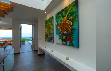 LUXURY PROPERTY WITH FOUR BEDROOM, AND PANORAMIC VIEWS OF THE OCEAN, IN PLAYA HERMOSA – 0.72 ACRES