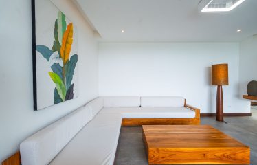 LUXURY PROPERTY WITH FOUR BEDROOM, AND PANORAMIC VIEWS OF THE OCEAN, IN PLAYA HERMOSA – 0.72 ACRES