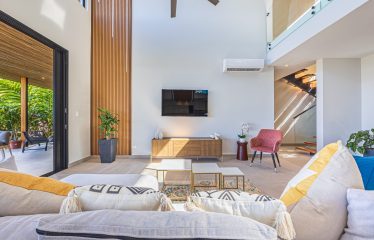 LUXURY PROPERTY WITH THREE BEDROOM WITH SUNSET VIEWS IN UVITA – 0.48 ACRES