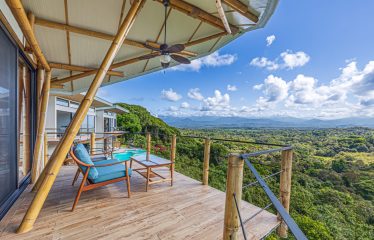 LUXURY PROPERTY WITH FOUR BEDROOM AND PANORAMICS VIEWS OF THE MOUNTAIN, IN QUEPOS – 1.5 ACRES