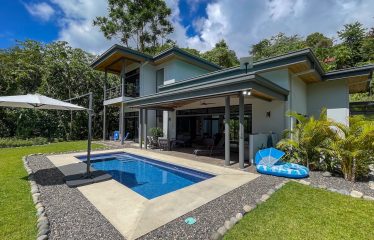 TWO FLOOR PROPERTY WITH THREE BEDROOM AND MOUNTAIN VIEWS, IN OJOCHAL – 1.58 ACRES