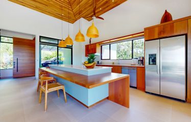 TWO FLOOR PROPERTY WITH THREE BEDROOM AND MOUNTAIN VIEWS, IN OJOCHAL – 1.58 ACRES