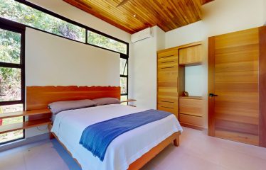 TWO FLOOR PROPERTY WITH THREE BEDROOM AND MOUNTAIN VIEWS, IN OJOCHAL – 1.58 ACRES