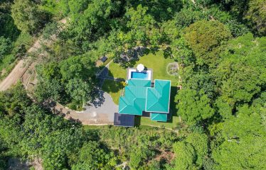 TWO FLOOR PROPERTY WITH THREE BEDROOM AND MOUNTAIN VIEWS, IN OJOCHAL – 1.58 ACRES