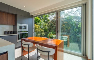 LUXURY PROPERTY WITH FOUR BEDROOM, AND PANORAMIC VIEWS OF THE OCEAN, IN PLAYA HERMOSA – 0.72 ACRES