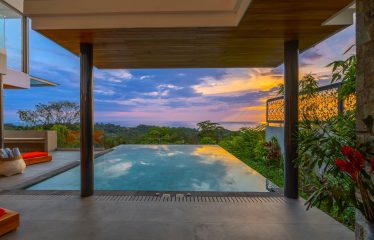 LUXURY PROPERTY WITH FOUR BEDROOM, AND PANORAMIC VIEWS OF THE OCEAN, IN PLAYA HERMOSA – 0.72 ACRES