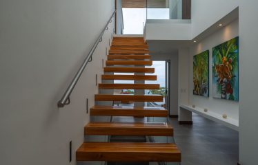 LUXURY PROPERTY WITH FOUR BEDROOM, AND PANORAMIC VIEWS OF THE OCEAN, IN PLAYA HERMOSA – 0.72 ACRES