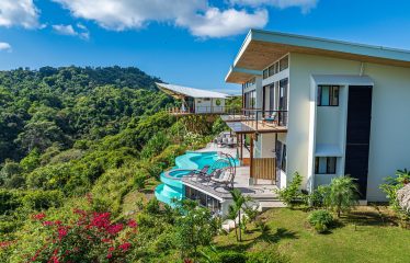 LUXURY PROPERTY WITH FOUR BEDROOM AND PANORAMICS VIEWS OF THE MOUNTAIN, IN QUEPOS – 1.5 ACRES