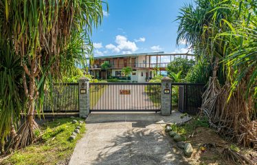 LUXURY PROPERTY WITH FOUR BEDROOM AND PANORAMICS VIEWS OF THE MOUNTAIN, IN QUEPOS – 1.5 ACRES