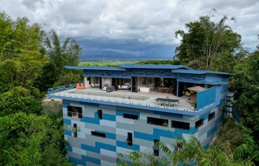 LUXURY VILLA PROPERTY WITH FIVE BEDROOM IN A GATED COMMUNITY, NEAR TO THE MARINA IN QUEPOS – 2.22 ACRES