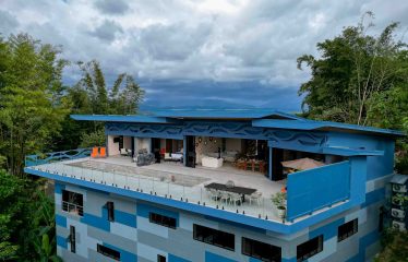 LUXURY VILLA PROPERTY WITH FIVE BEDROOM IN A GATED COMMUNITY, NEAR TO THE MARINA IN QUEPOS – 2.22 ACRES