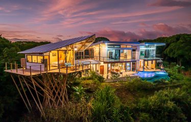 LUXURY PROPERTY WITH FOUR BEDROOM AND PANORAMICS VIEWS OF THE MOUNTAIN, IN QUEPOS – 1.5 ACRES