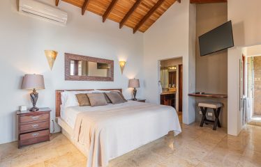 LUXURY PROPERTY WITH FOUR BEDROOM AND OCEAN FRONT VIEWS, IN SAN MARTIN – 1.52 ACRES