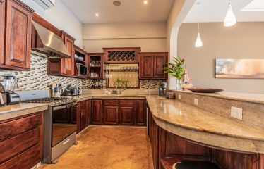 LUXURY PROPERTY WITH FOUR BEDROOM AND OCEAN FRONT VIEWS, IN SAN MARTIN – 1.52 ACRES