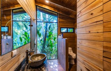 LUXURY PROPERTY WITH FOUR BEDROOM AND OCEAN FRONT VIEWS, IN SAN MARTIN – 1.52 ACRES