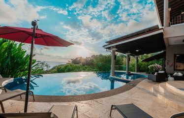 LUXURY PROPERTY WITH FOUR BEDROOM AND OCEAN FRONT VIEWS, IN SAN MARTIN – 1.52 ACRES