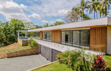 LUXURY PROPERTY WITH FOUR BEDROOMS IN A GATED COMMUNITY, IN GALLEGA NARANJITO – 3.1 ACRES