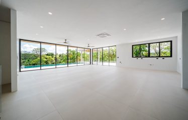 LUXURY PROPERTY WITH FOUR BEDROOMS IN A GATED COMMUNITY, IN GALLEGA NARANJITO – 3.1 ACRES