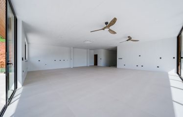 LUXURY PROPERTY WITH FOUR BEDROOMS IN A GATED COMMUNITY, IN GALLEGA NARANJITO – 3.1 ACRES