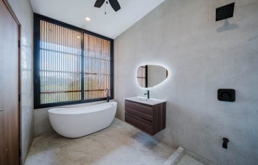 LUXURY PROPERTY WITH FOUR BEDROOMS IN A GATED COMMUNITY, IN GALLEGA NARANJITO – 3.1 ACRES