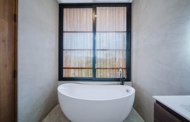 LUXURY PROPERTY WITH FOUR BEDROOMS IN A GATED COMMUNITY, IN GALLEGA NARANJITO – 3.1 ACRES