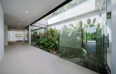 LUXURY PROPERTY WITH FOUR BEDROOMS IN A GATED COMMUNITY, IN GALLEGA NARANJITO – 3.1 ACRES