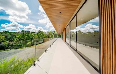 LUXURY PROPERTY WITH FOUR BEDROOMS IN A GATED COMMUNITY, IN GALLEGA NARANJITO – 3.1 ACRES