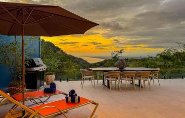 LUXURY VILLA PROPERTY WITH FIVE BEDROOM IN A GATED COMMUNITY, NEAR TO THE MARINA IN QUEPOS – 2.22 ACRES