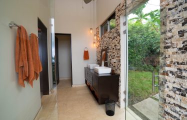 PROPERTY WITH THREE BEDROOM AND PANORAMIC OCEAN VIEWS, IN PORTALON – 3.8 ACRES