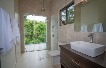 PROPERTY WITH THREE BEDROOM AND PANORAMIC OCEAN VIEWS, IN PORTALON – 3.8 ACRES