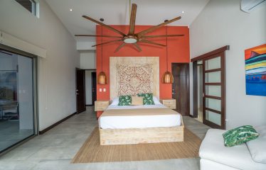 PROPERTY WITH THREE BEDROOM AND PANORAMIC OCEAN VIEWS, IN PORTALON – 3.8 ACRES