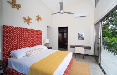 PROPERTY WITH THREE BEDROOM AND PANORAMIC OCEAN VIEWS, IN PORTALON – 3.8 ACRES