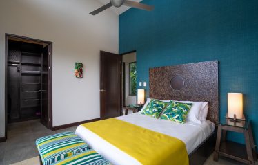 PROPERTY WITH THREE BEDROOM AND PANORAMIC OCEAN VIEWS, IN PORTALON – 3.8 ACRES