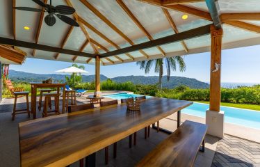 LUXURY PROPERTY WITH THREE BEDROOM AND OCEAN VIEWS, IN PLATANILLO – 5.67 ACRES