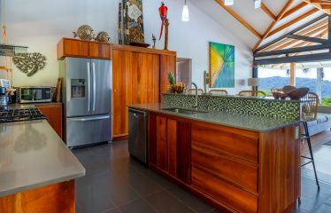 LUXURY PROPERTY WITH THREE BEDROOM AND OCEAN VIEWS, IN PLATANILLO – 5.67 ACRES