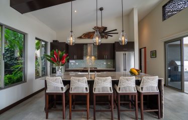 PROPERTY WITH THREE BEDROOM AND PANORAMIC OCEAN VIEWS, IN PORTALON – 3.8 ACRES