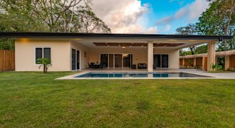 LUXURY PROPERTY WITH THREE BEDROOMS NEAR TO THE TOWN, IN BAHIA BALLENA – 0.15 ACRES
