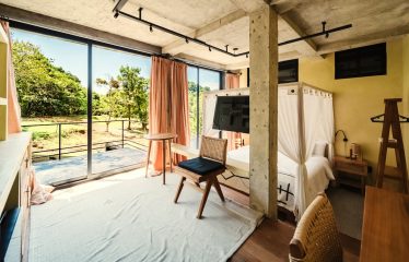 CASA JAVA PROPERTY WITH EIGHT BEDROOM WITH OCEAN VIEWS, IN MANUEL ANTONIO – 0.20 ACRES