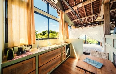 CASA JAVA PROPERTY WITH EIGHT BEDROOM WITH OCEAN VIEWS, IN MANUEL ANTONIO – 0.20 ACRES